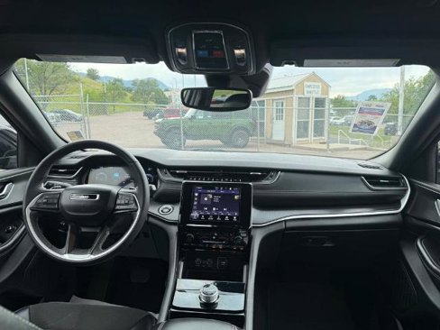 Used 2023 Jeep Grand Cherokee Altitude image 25