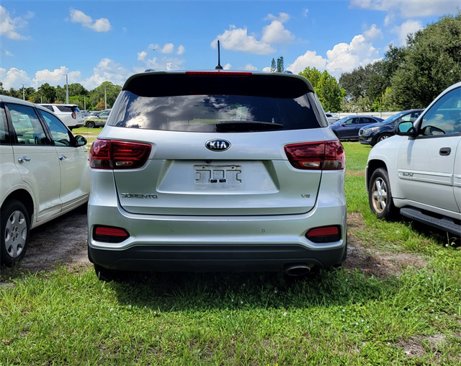 Used 2019 Kia Sorento S image 4
