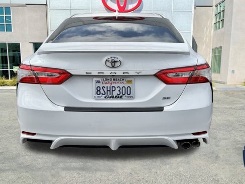 Certified 2020 Toyota Camry SE image 6