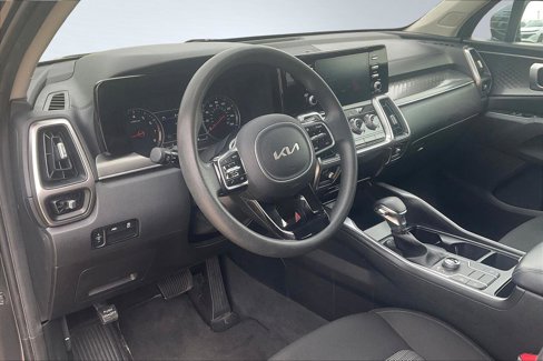Used 2022 Kia Sorento LX image 14