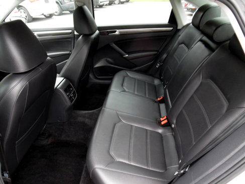 Used 2016 Volkswagen Passat 1.8T SE image 16