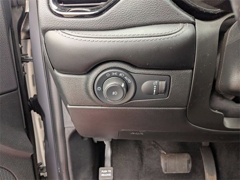 Used 2022 Dodge Durango SXT image 16