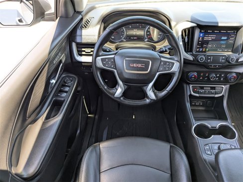 Used 2024 GMC Terrain SLT image 16