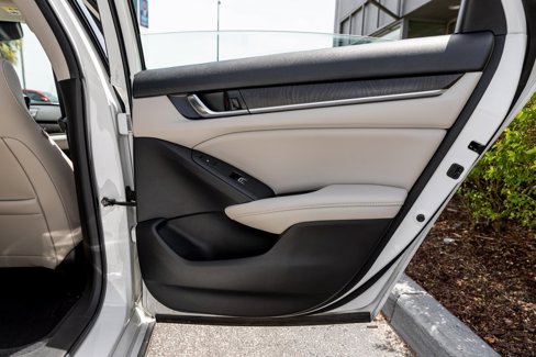 Used 2020 Honda Accord Touring image 30