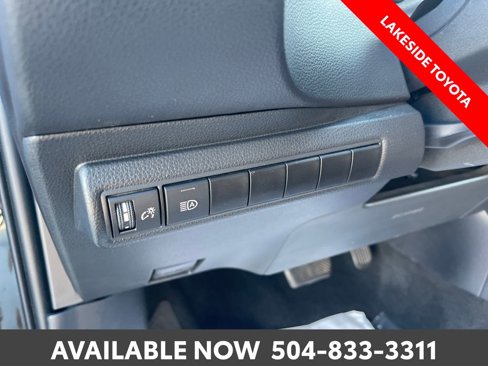 Used 2023 Toyota Corolla LE image 28