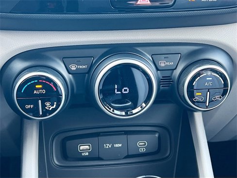New 2025 Hyundai Venue SEL image 15