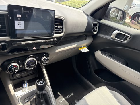 New 2025 Hyundai Venue SEL image 10