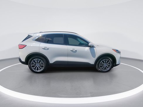 Certified 2022 Ford Escape Titanium w/ Titanium Premium Package image 9