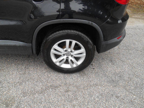 Used 2016 Volkswagen Tiguan S image 6