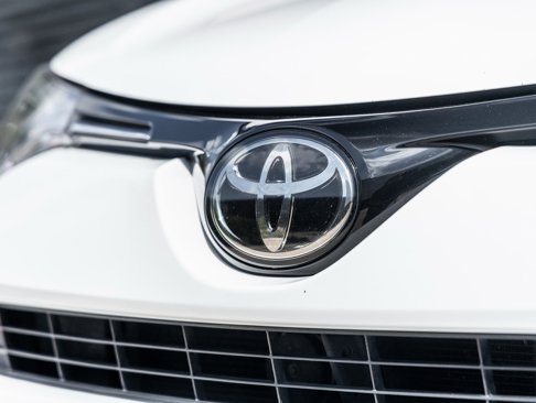 Used 2018 Toyota RAV4 XLE image 15