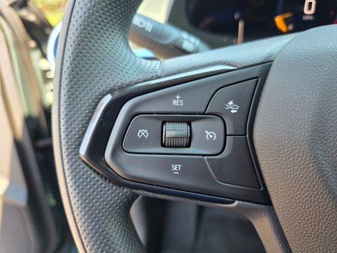 Certified 2025 Chevrolet Trax LT image 21