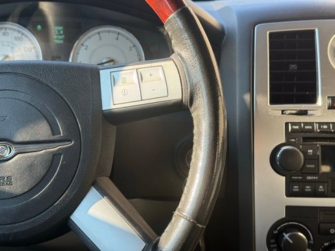 Used 2006 Chrysler 300 C w/ Protection Group II image 9