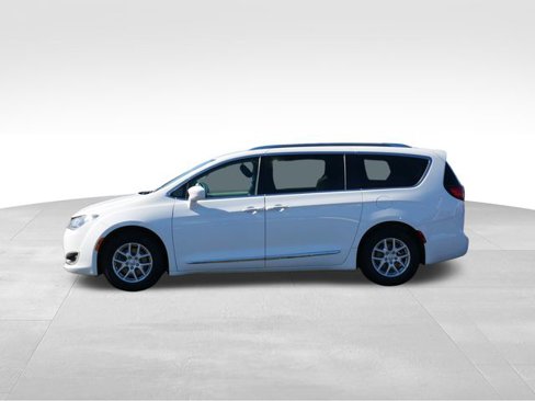 Used 2020 Chrysler Pacifica Touring-L image 4