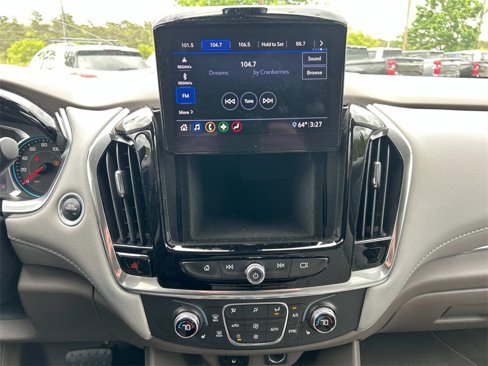 Used 2020 Chevrolet Traverse LT image 25