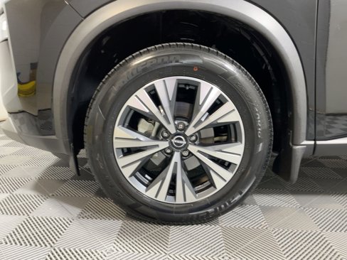 Used 2023 Nissan Rogue SV image 9