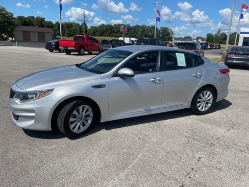 Used 2017 Kia Optima LX image 4