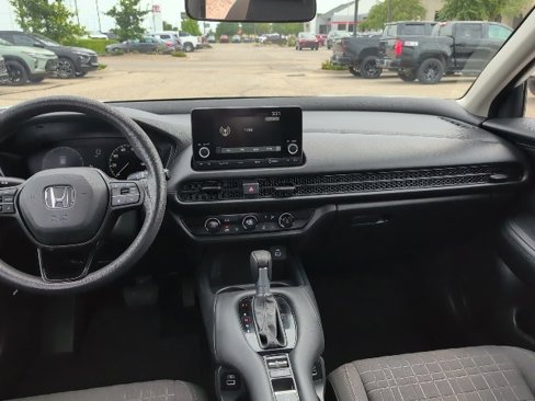 Used 2023 Honda HR-V LX image 3