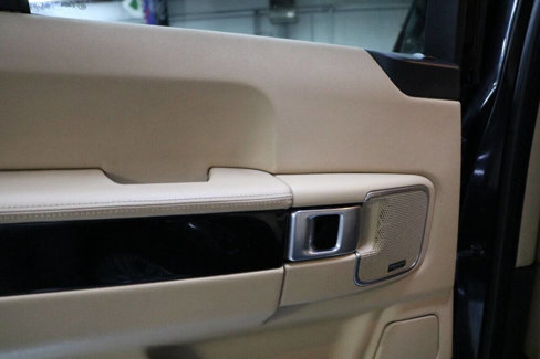 Used 2010 Land Rover Range Rover HSE LUX image 31