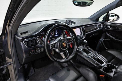 Used 2017 Porsche Macan Turbo image 20
