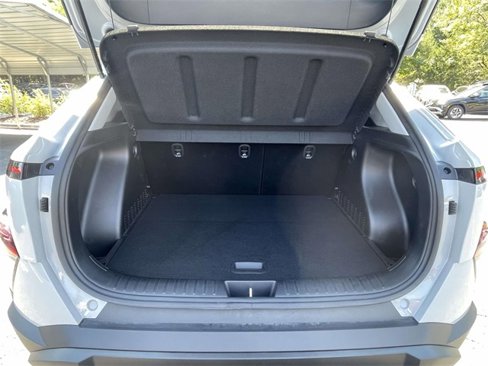 Certified 2025 Hyundai Kona SEL image 8