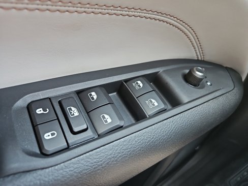 New 2025 Jeep Compass Limited image 22