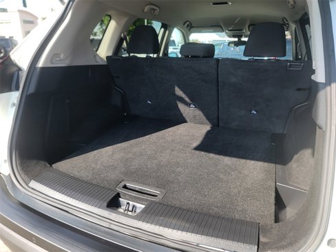 Used 2023 Nissan Rogue S image 19