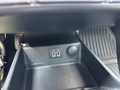 Used 2019 Ford Fusion Titanium image 13
