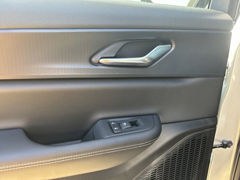 New 2024 Jeep Grand Cherokee L Altitude image 15