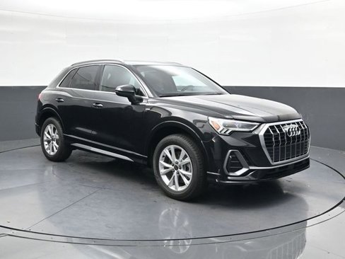 Used 2023 Audi Q3 2.0T Premium image 2