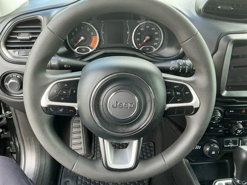 Used 2023 Jeep Renegade Latitude image 13