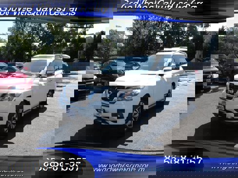 Used 2020 Nissan Pathfinder SV image 1