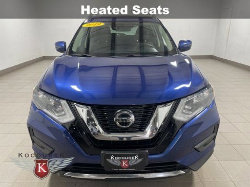 Used 2019 Nissan Rogue SV image 2