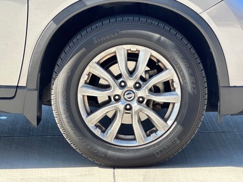 Used 2019 Nissan Rogue SV image 6