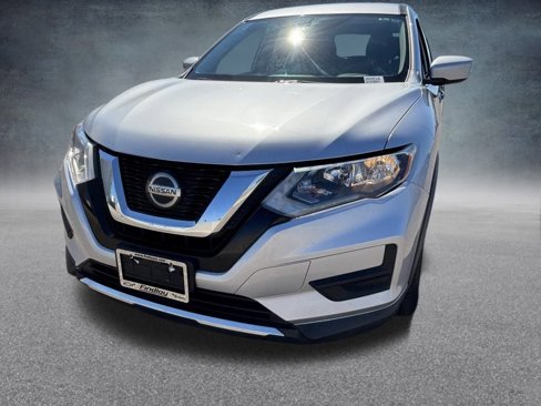Used 2018 Nissan Rogue S image 3