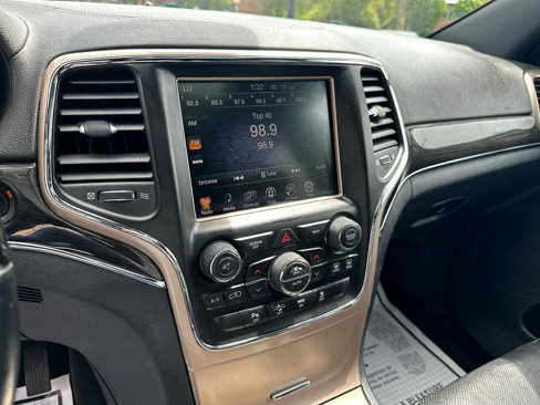 Used 2015 Jeep Grand Cherokee Overland w/ Advanced Technology Group image 12