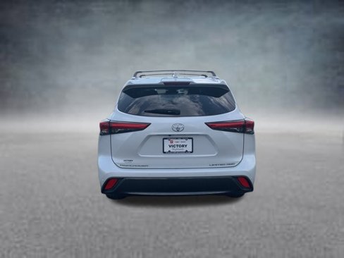 Used 2022 Toyota Highlander Limited image 5