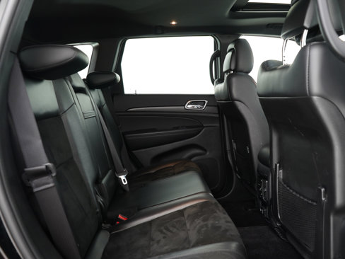 Used 2017 Jeep Grand Cherokee Altitude image 13