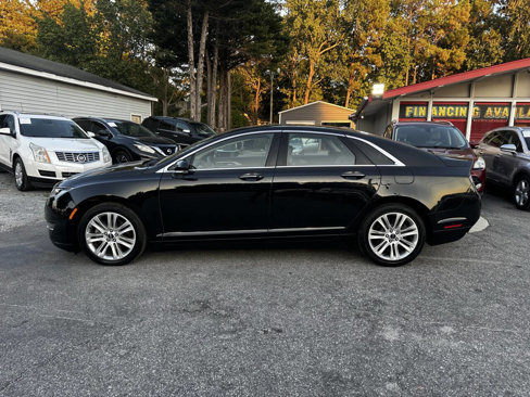 Used 2016 Lincoln MKZ image 3