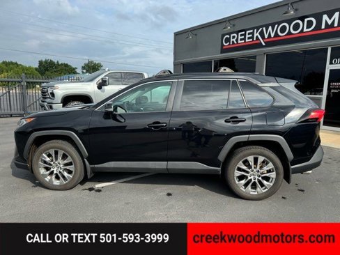 Used 2021 Toyota RAV4 XLE Premium image 11