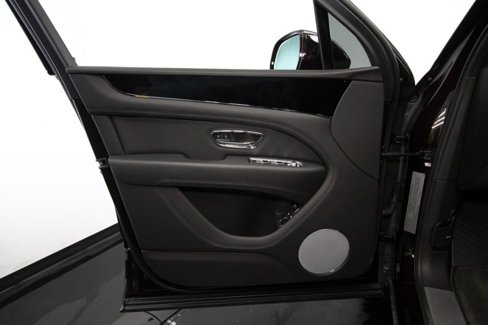 Used 2022 Bentley Bentayga image 34