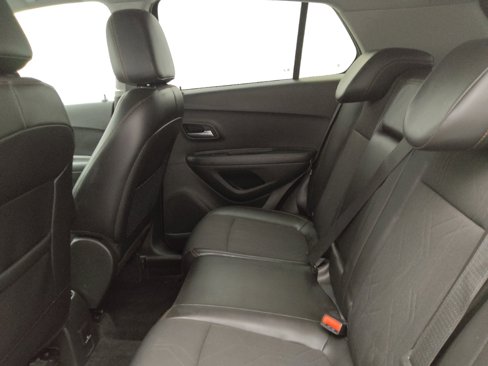 Used 2019 Chevrolet Trax LT w/ LT Convenience Package image 18