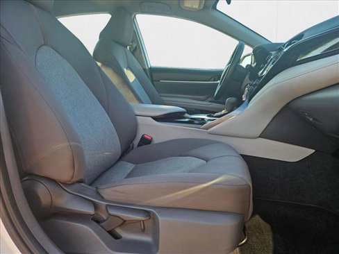Used 2019 Toyota Camry LE image 20