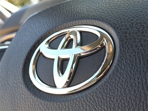 Used 2019 Toyota Camry SE image 22