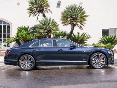 New 2025 Bentley Flying Spur Plug-In Hybrid image 5
