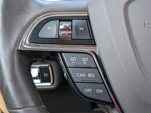 Used 2022 Lincoln Nautilus Reserve w/ Luxury Package image 20