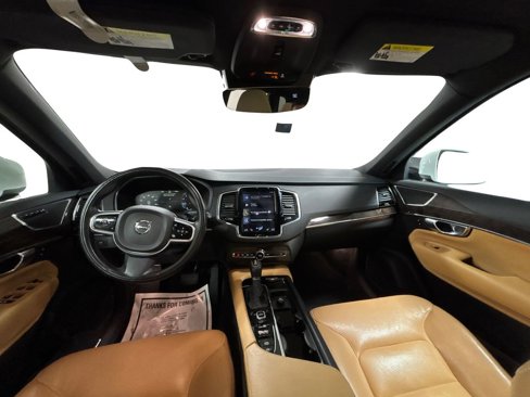 Used 2017 Volvo XC90 T6 Momentum w/ Vision Package image 18