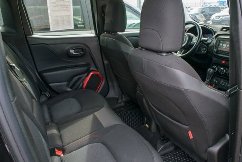 Used 2017 Jeep Renegade Trailhawk image 19