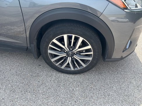 Used 2024 Nissan Kicks SV image 28