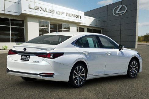 Used 2021 Lexus ES 300h w/ Premium Package image 8