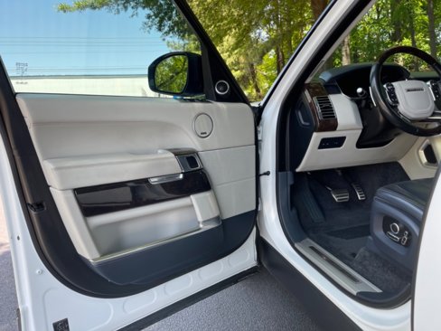 Used 2017 Land Rover Range Rover Long Wheelbase Autobiography image 21